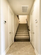 Building Photo - 9018 Meacom Dr