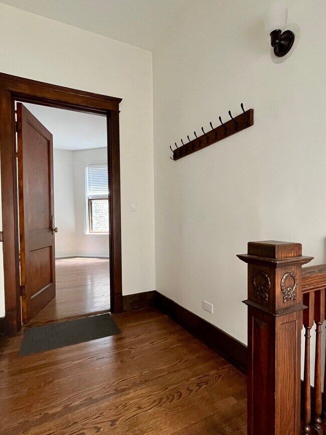 Foto del edificio - 1454 W Winona St