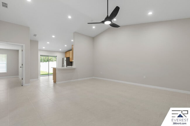 Building Photo - 14 Llovera Pl