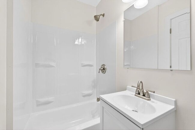 Foto del edificio - 7374 E Main St