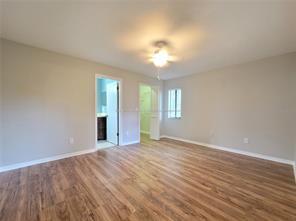 Building Photo - 133 River Chase Dr