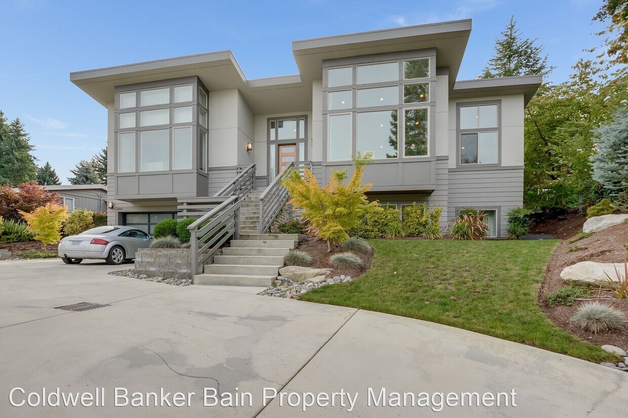 Foto principal - 5 br, 3.5 bath House - 1659 128th Ave SE