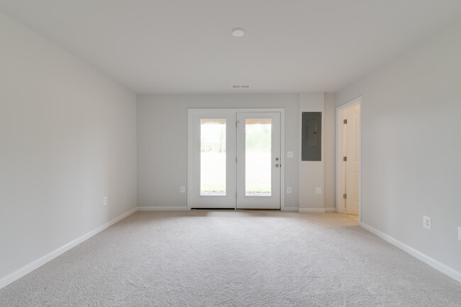 Building Photo - 607 Eking Green Dr