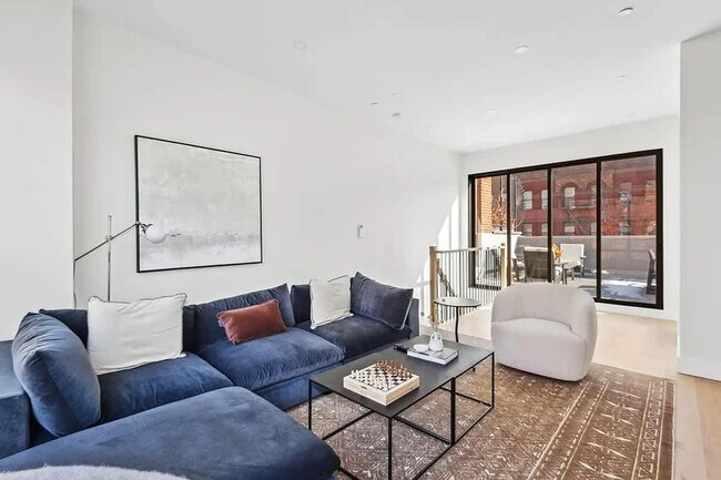 Foto del edificio - 389 Manhattan Ave