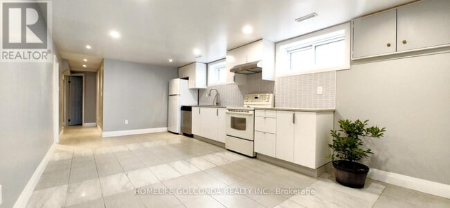 Building Photo - 17 Warfield Dr