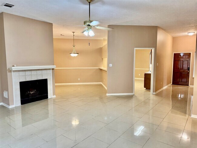 Foto del edificio - 11210 Fall Breeze Dr