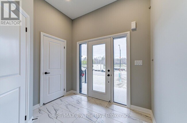Building Photo - 61 Frederica Cres