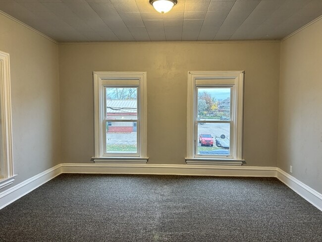 Building Photo - 120 E Franklin Ave