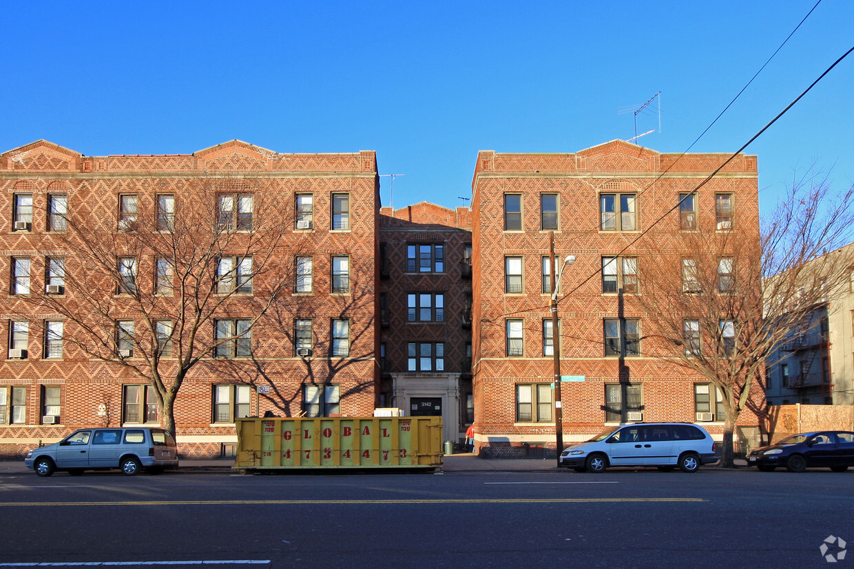 Foto principal - 3142 Coney Island Ave
