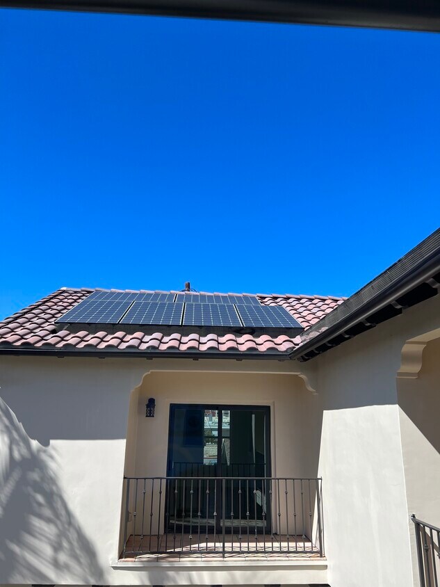 Primary Photo - 203 S Meridith Ave