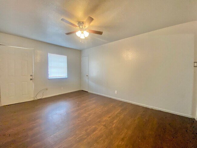 Foto del edificio - 4613 Belton Ave
