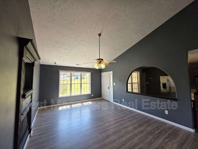 Foto del edificio - 7732 Redwood Ave
