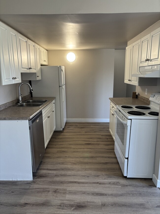 Building Photo - 2908-116A 116a Ave NW