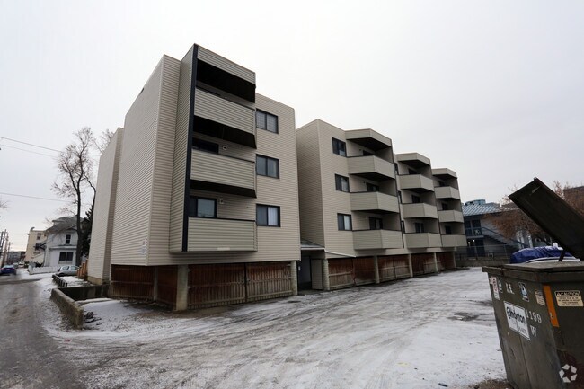 Building Photo - Edmon Manor