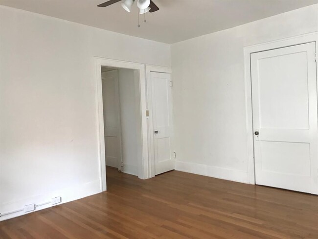 Building Photo - 510 Sul Ross St