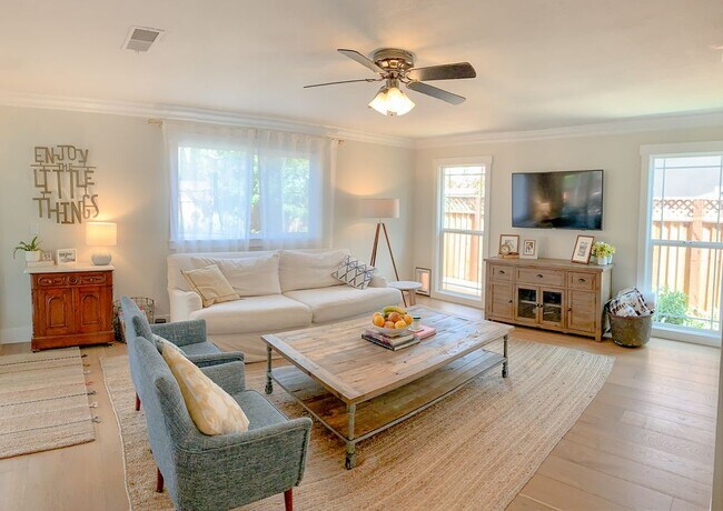 Foto del edificio - 5387 Rucker Dr