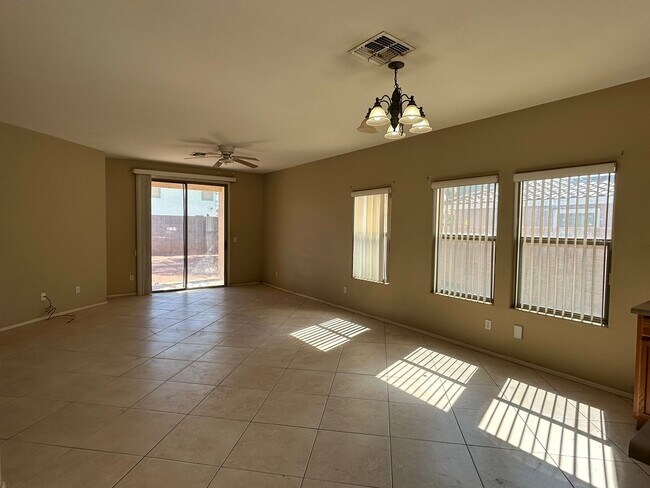 Foto del edificio - 25758 W Nancy Ln