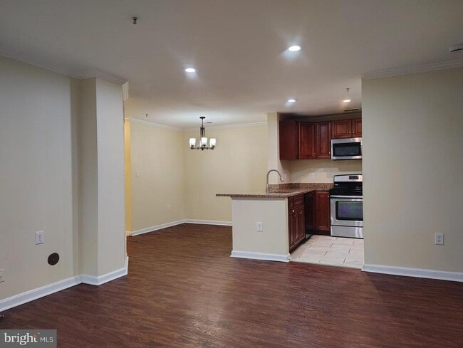 Building Photo - 17701 Kilmarnock Terrace