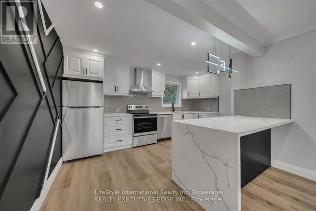 Photo du bâtiment - 234 Stevenson St N