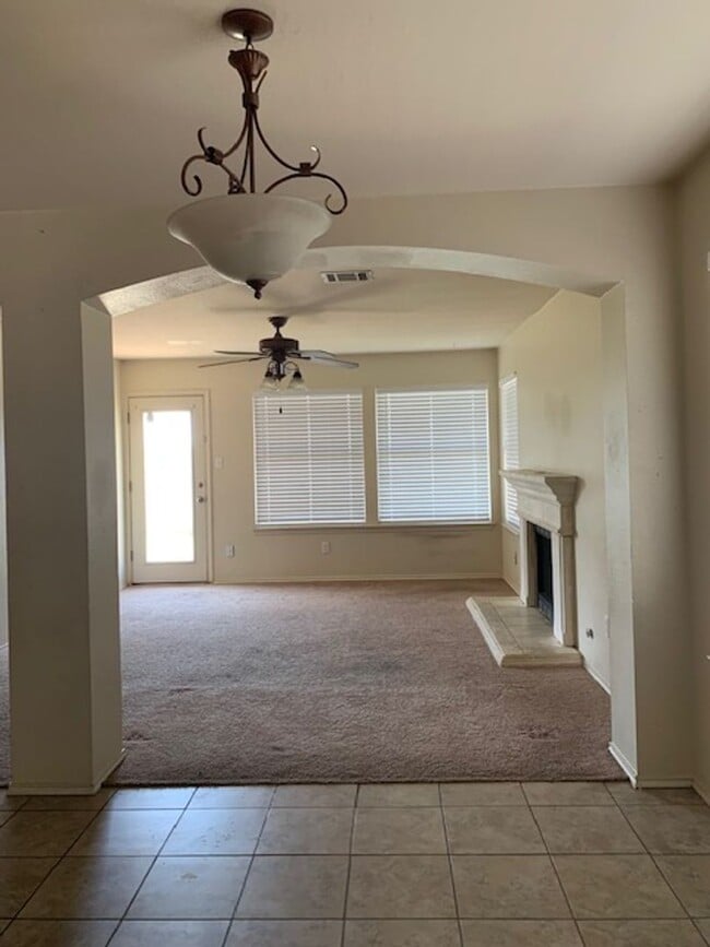 Building Photo - 3 bedroom, 2 bath, and 2 car garage house