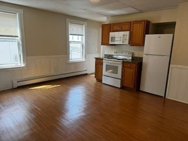 Building Photo - 49 Mendon St