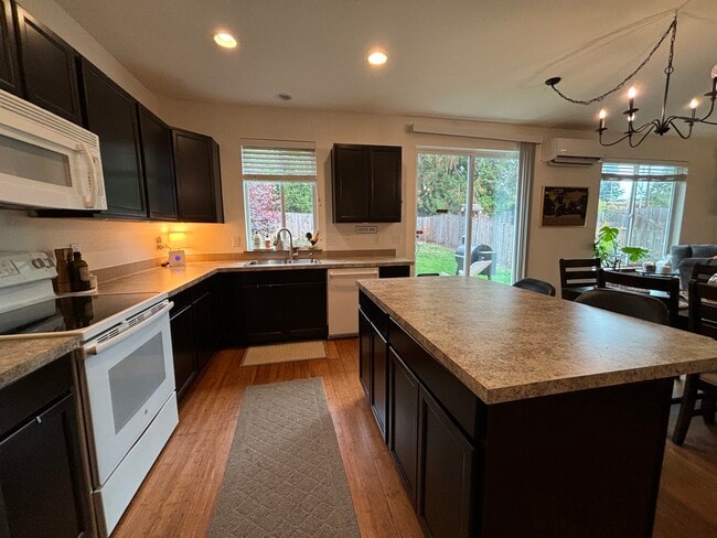 Foto del edificio - 680 NE Nantucket St