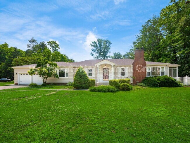 Foto del edificio - 2517 Minerva Lake Rd
