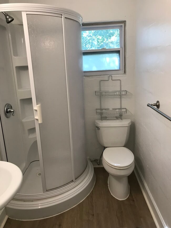 Building Photo - 509 E Church St