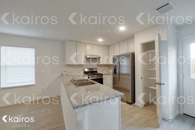 Building Photo - 4231 Southton Mere