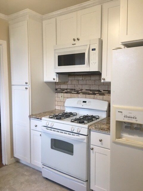 Building Photo - Charming 2 Bedroom Home Close to Downtown