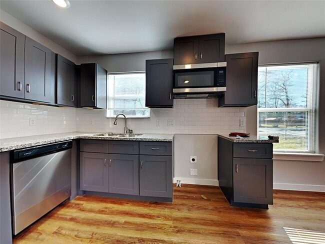 Building Photo - 8639 Sunderland Rd