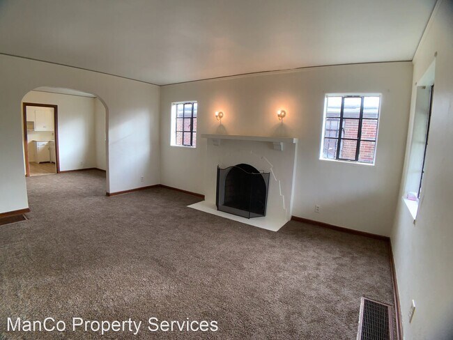 Building Photo - 2 br, 1 bath House - 404 Grove Ave.