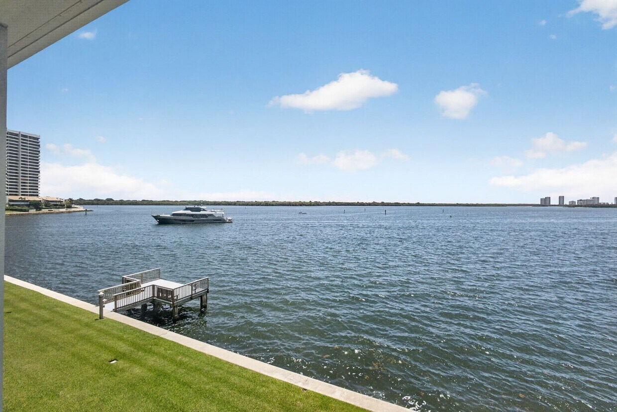 55+ 1 BED, 1 BATH FURNISHED CONDO NORTH PALM BEACH - 55+ 1 BED, 1 BATH FURNISHED CONDO NORTH PALM BEACH
