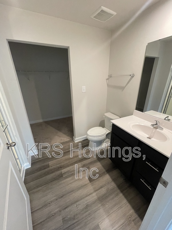Building Photo - 160 Catalpa Ct