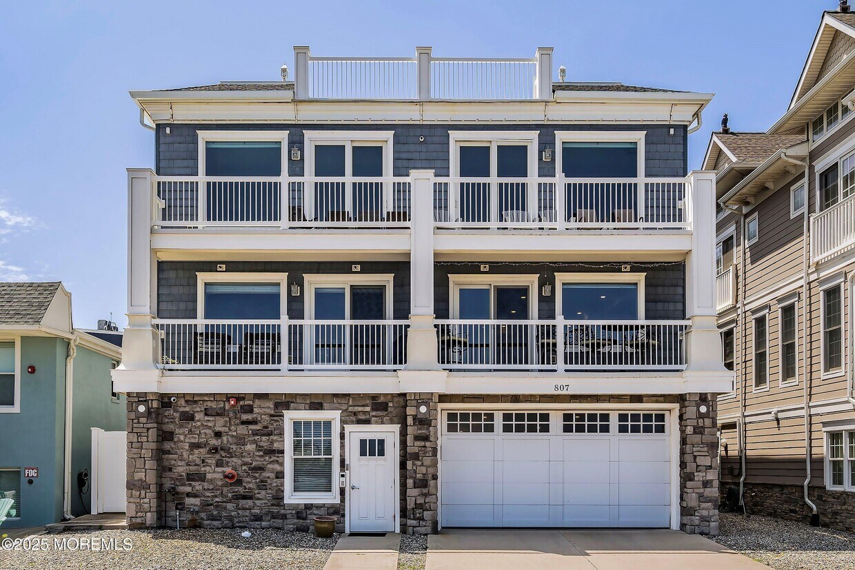 Foto principal - 807 Ocean Ave