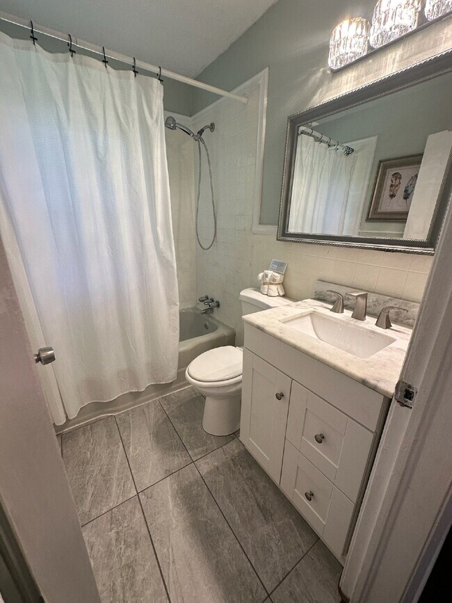 Foto del edificio - Beautifully Updated Decatur Home with Spacious Backyard