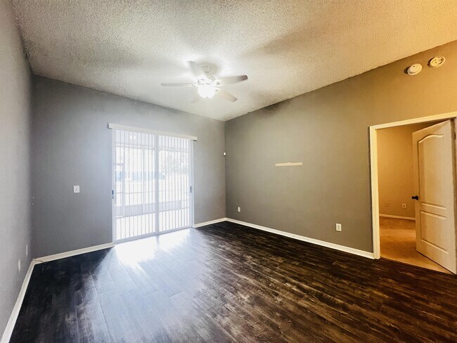 Building Photo - 12846 Woodbury Glen Dr