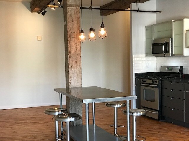 Prep table - 1220 Buttonwood St