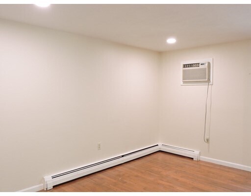 Building Photo - 18 MacIntosh Ln