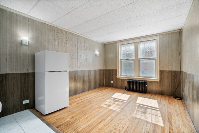 Building Photo - 1440 W Howard St