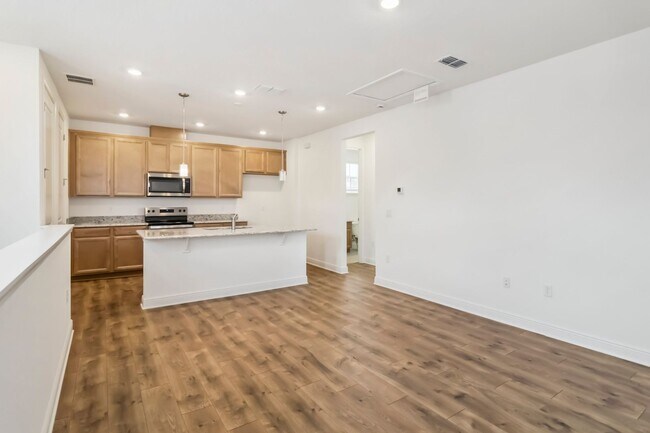 Foto del edificio - Beautiful Brand New 1/1 Garage Apartment i...