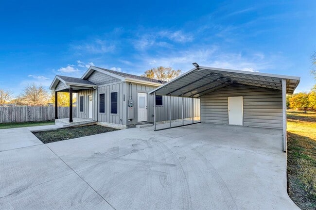 Building Photo - 1303 Aransas St