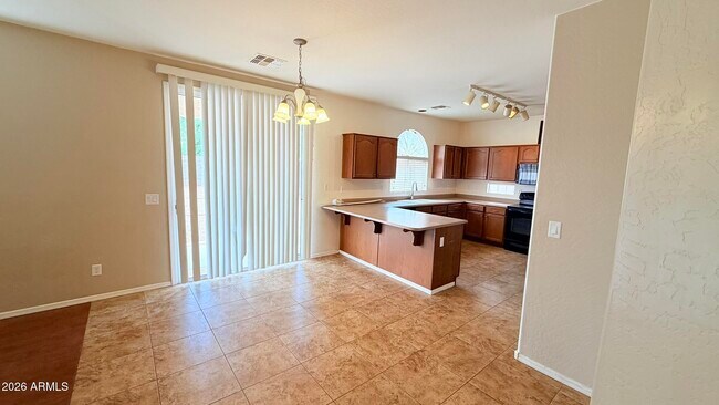 Foto del edificio - 44989 W Woody Rd