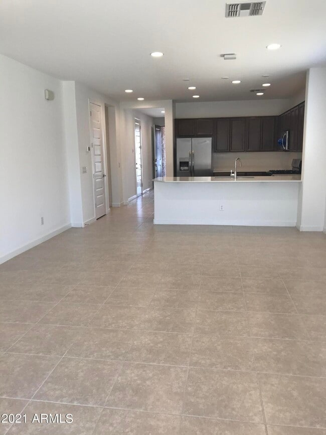 Building Photo - 1331 E Maldonado Dr