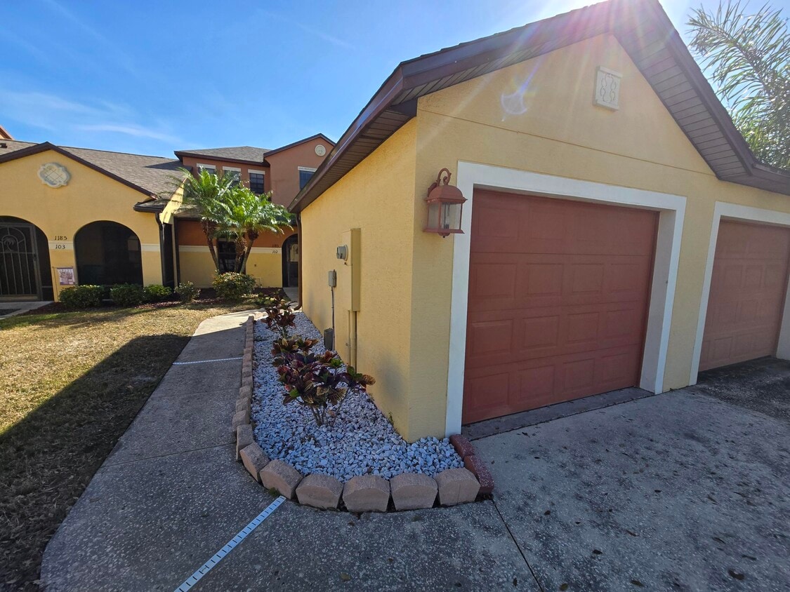 1185 Luminary Cir, Melbourne, FL 32901 Townhome Rentals in Melbourne