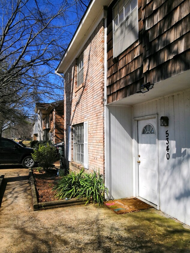 Primary Photo - 5340 Stage Rd