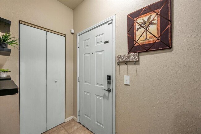 Building Photo - 2245 Chianti Pl
