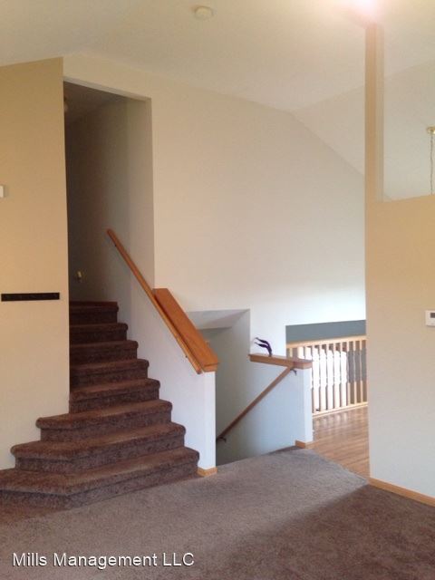 Building Photo - 4 br, 3.5 bath House - 8017 S 57th