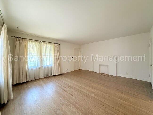 Building Photo - For Lease | Midtown Tulsa | $1050 Rent