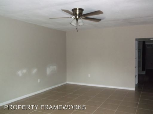Building Photo - 1271 Mapoles St